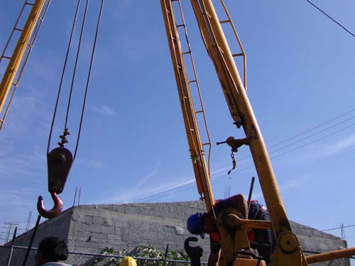 Maniobra de equipo bombeo en pozo profundo